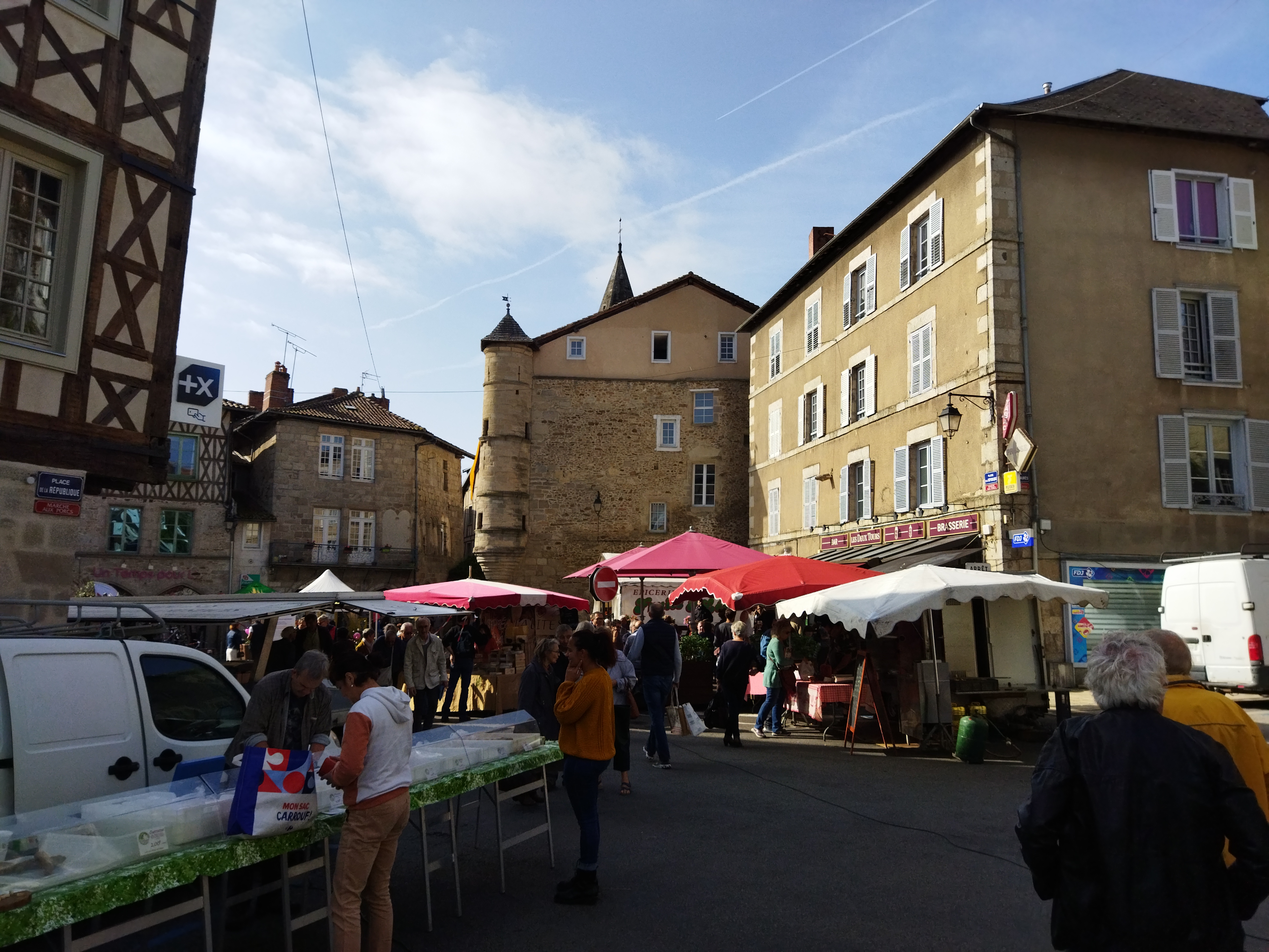 Les Puces de la Cité - Limoges Flea Market
