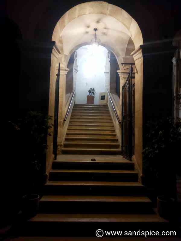 Entrance to Maeco B&B, Ortigia