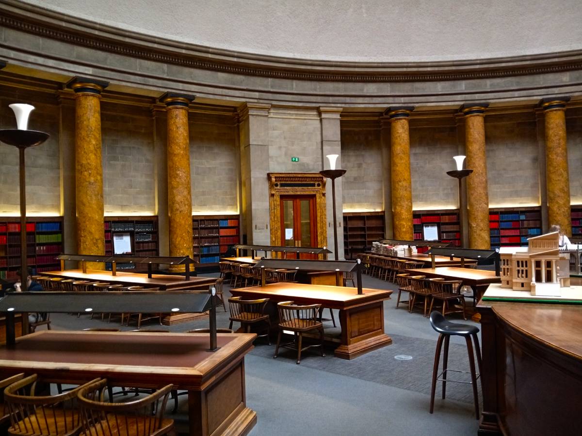 Manchester Library - Inside