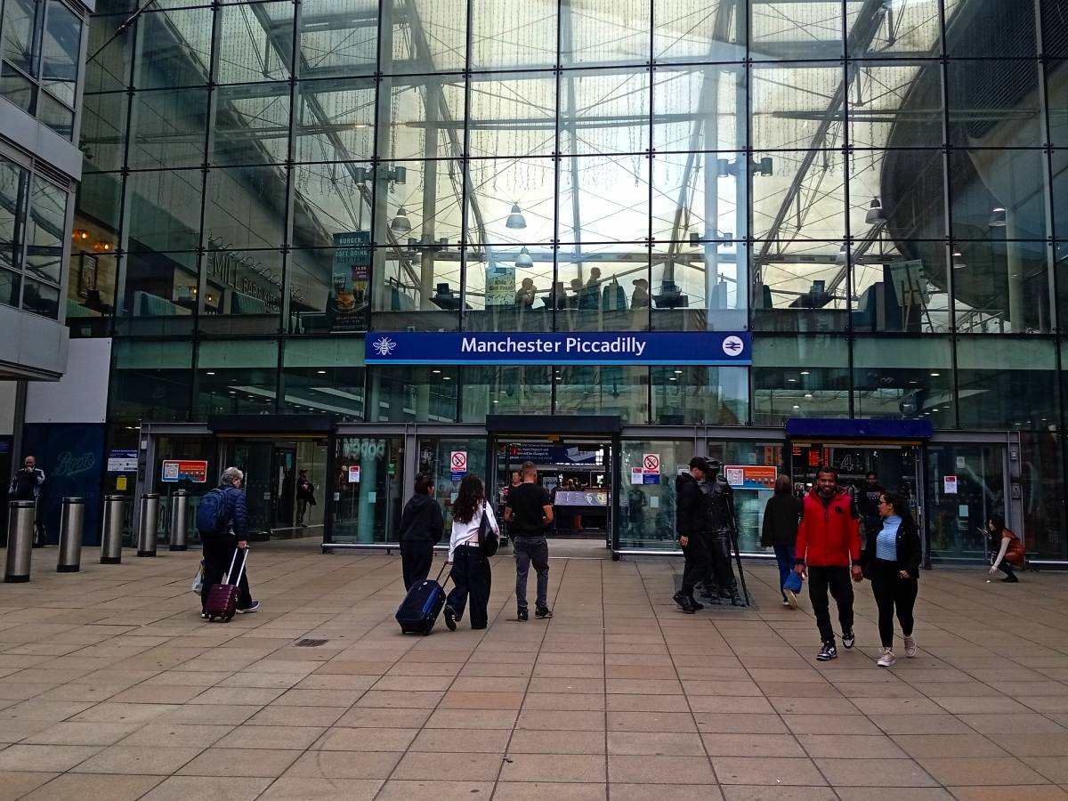 Manchester Piccadilly Train Station